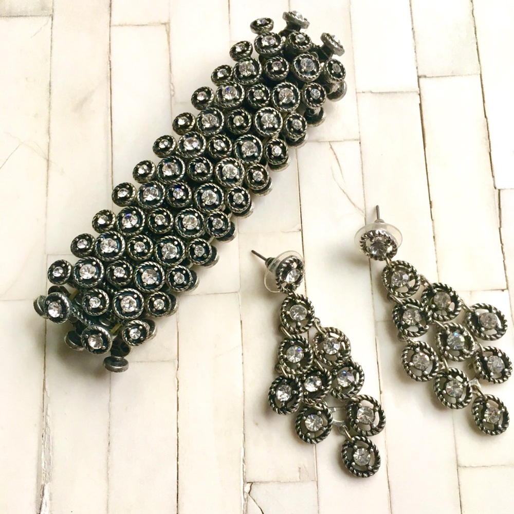 Drop earrings matching stretch cuff bracelet